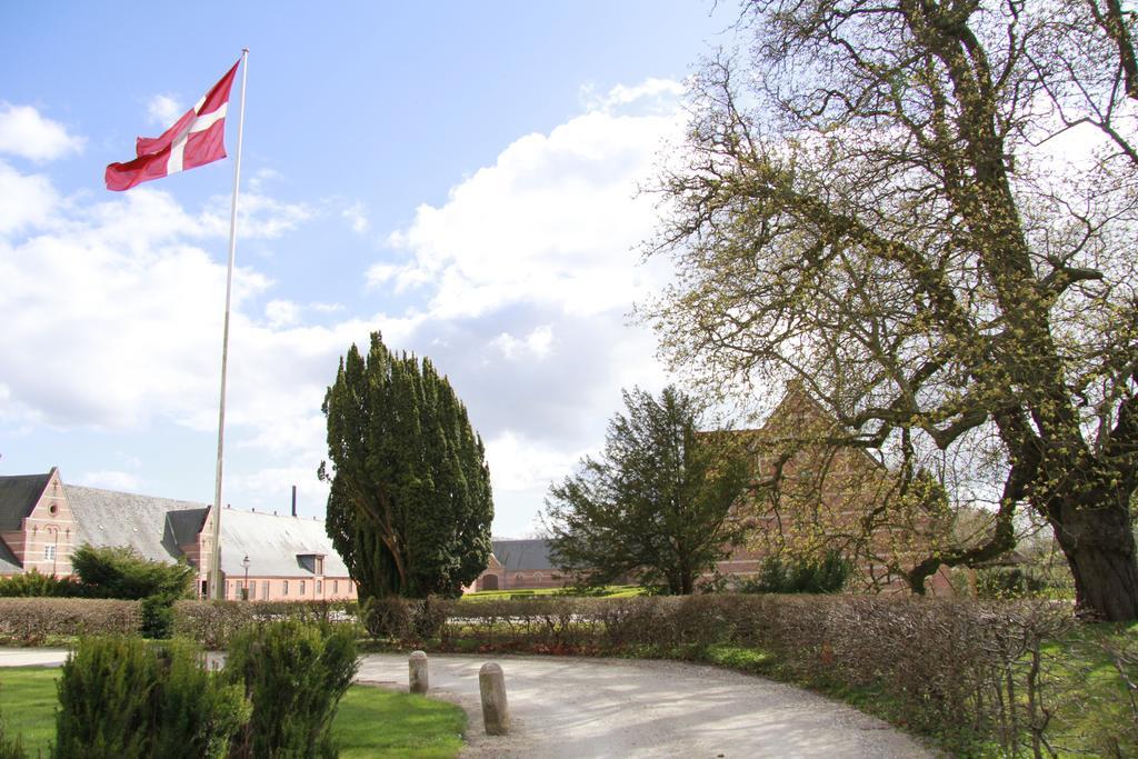 Vemmetofte Praestegard Faxe Extérieur photo